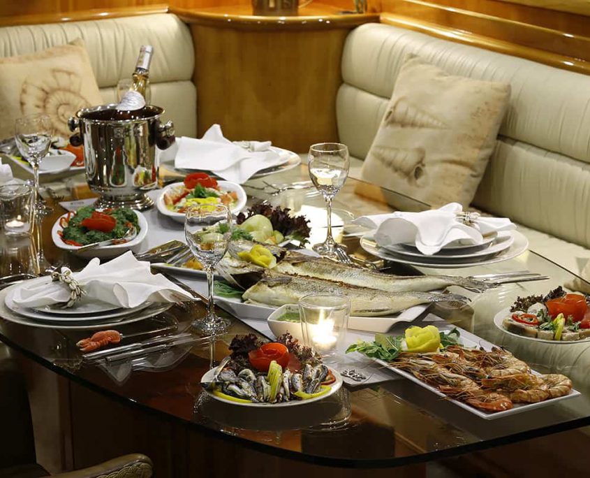 SILVERMOON Dinner (2) SILVERMOON Dinner (2)