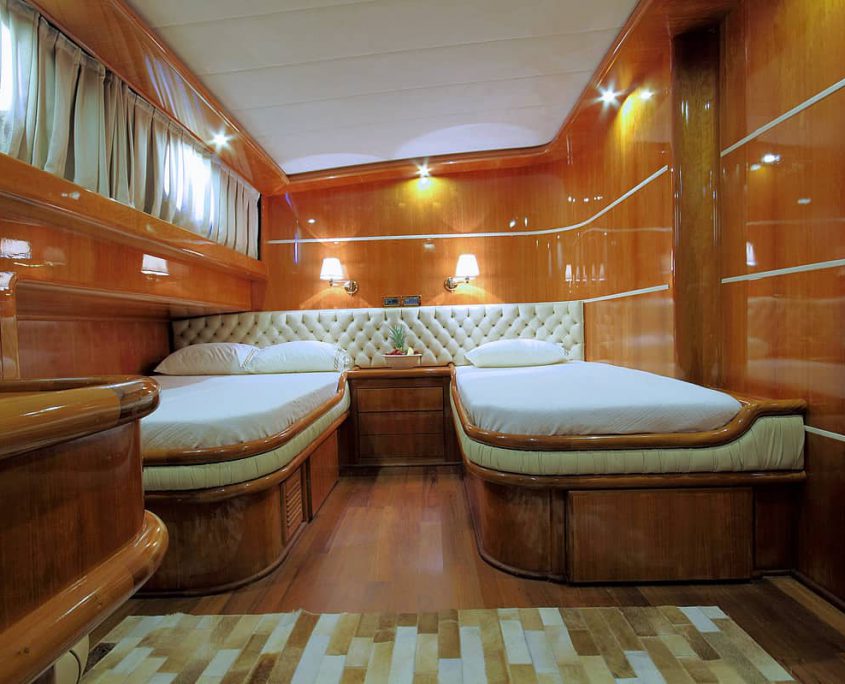 SILVERMOON Guest Cabin 2 (2) SILVERMOON Guest Cabin 2 (2)