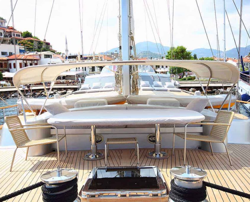 SILVERMOON Sitting area on front deck-min SILVERMOON Sitting area on front deck-min