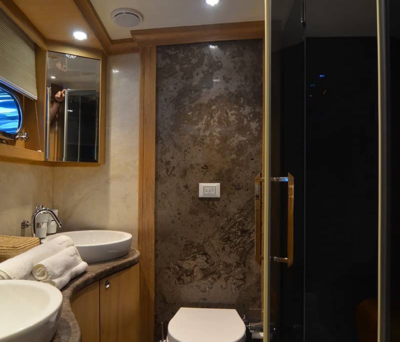 BLUE HEAVEN Aft Master Bathroom BLUE HEAVEN Aft Master Bathroom