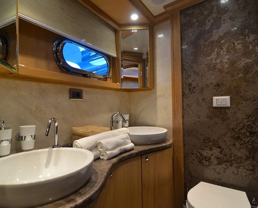 BLUE HEAVEN Aft Master Bathroom BLUE HEAVEN Aft Master Bathroom