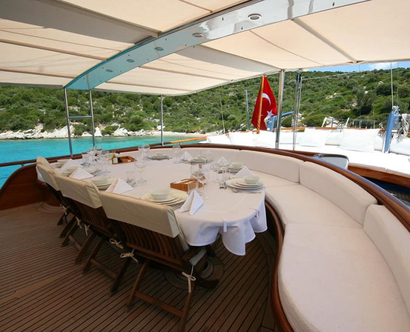 CANER 4 Dining area on Aft deck
