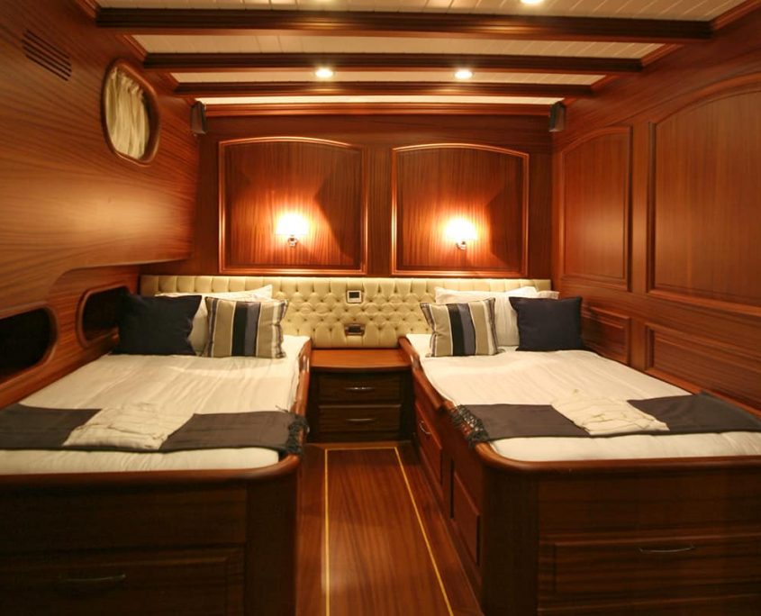 CANER 4 Twin cabin