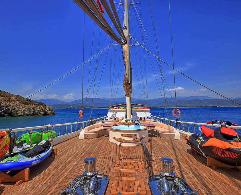 QUEEN OF SALMAKIS QUEEN OF SALMAKIS