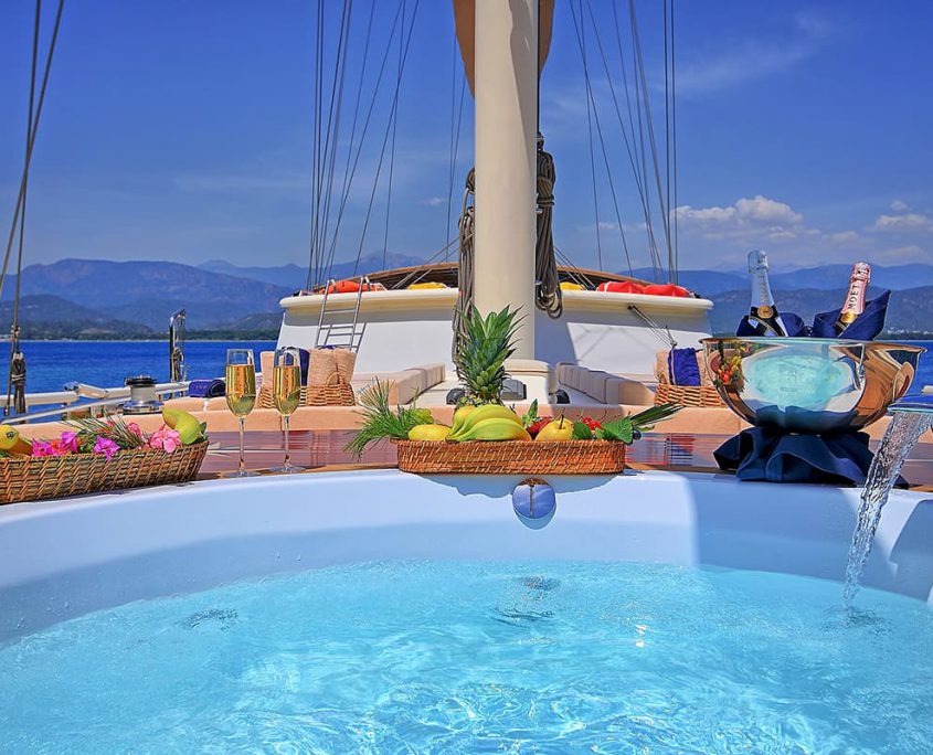 QUEEN OF SALMAKIS QUEEN OF SALMAKIS