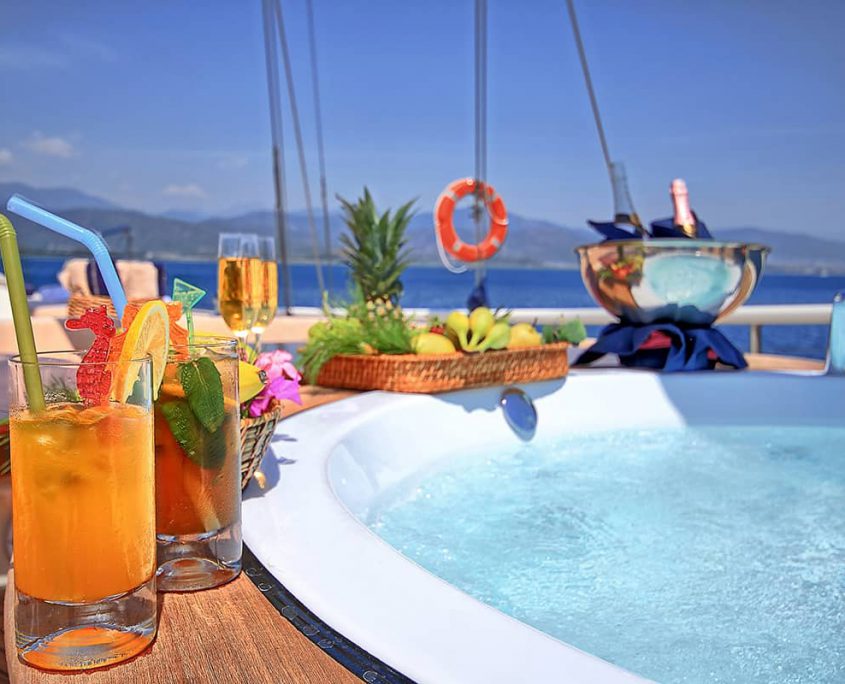 QUEEN OF SALMAKIS QUEEN OF SALMAKIS