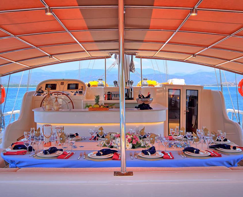 QUEEN OF SALMAKIS Aft deck QUEEN OF SALMAKIS Aft deck