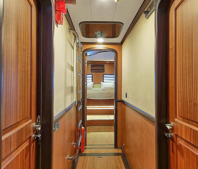 QUEEN OF SALMAKIS Hall QUEEN OF SALMAKIS Hall