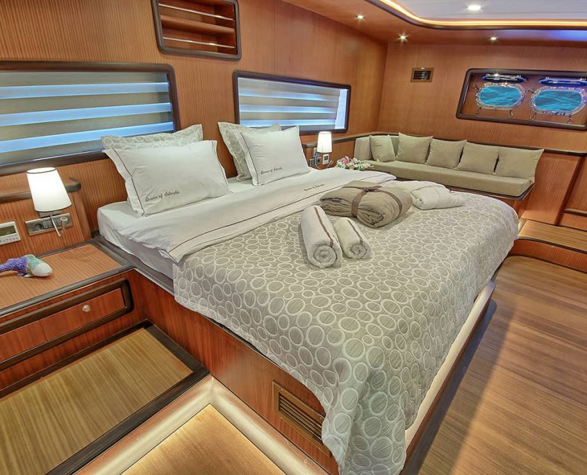 QUEEN OF SALMAKIS Master cabin QUEEN OF SALMAKIS Master cabin