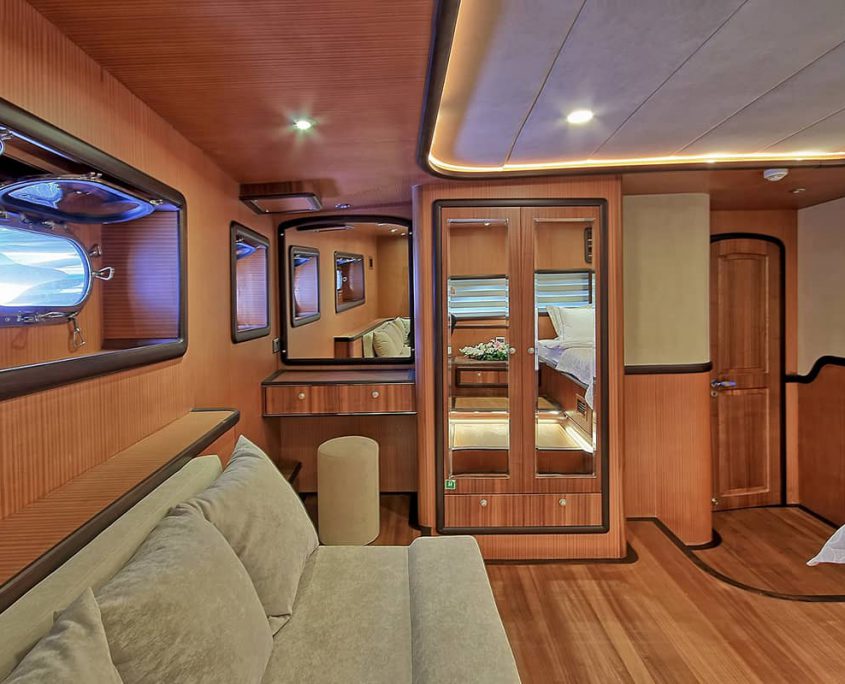 QUEEN OF SALMAKIS Master cabin QUEEN OF SALMAKIS Master cabin