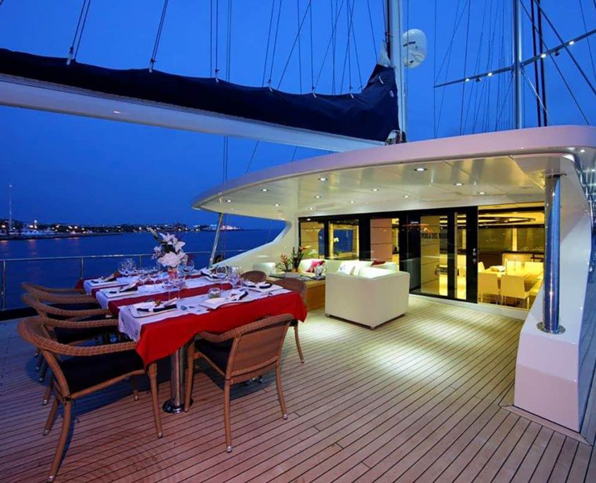 PERLA DEL MARE Aft deck