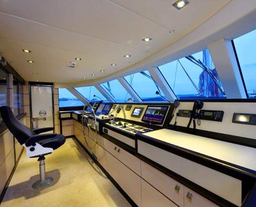 PERLA DEL MARE Captains place