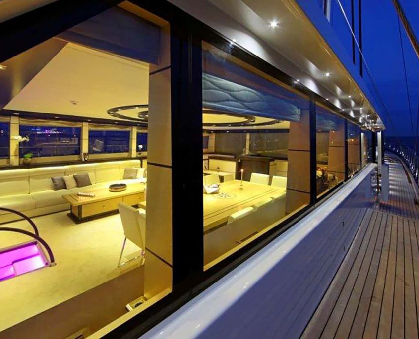 PERLA DEL MARE Side deck